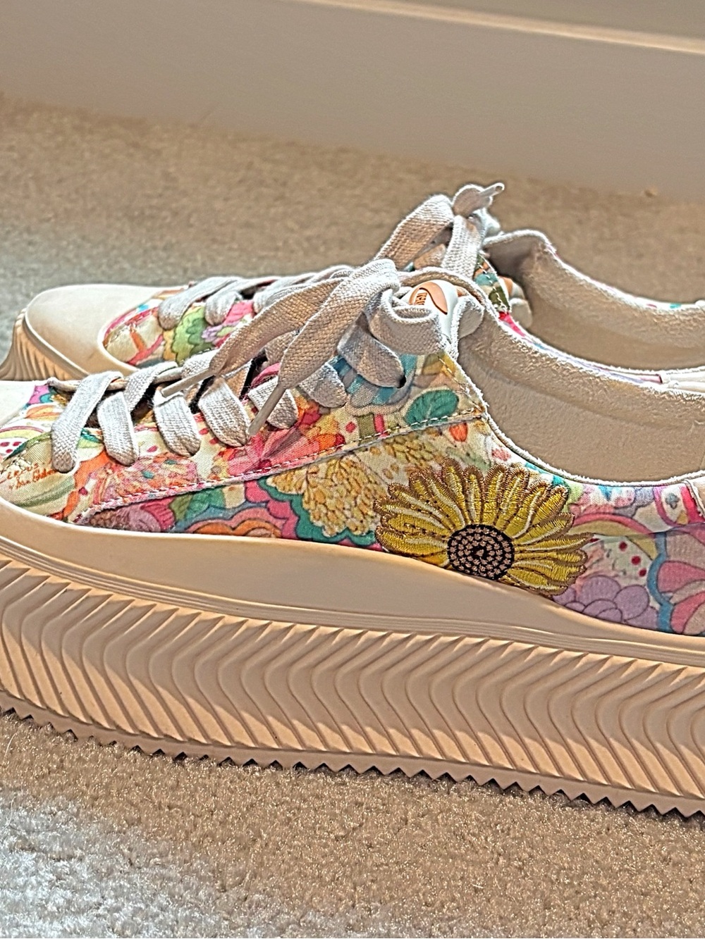 Circus NY by Sam Edelman Tatum Flower Platform Sneakers Size 10 - Picture 4 of 12
